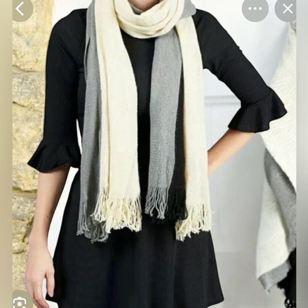 DONNI. Two-Tone Gray and Cream Scarf